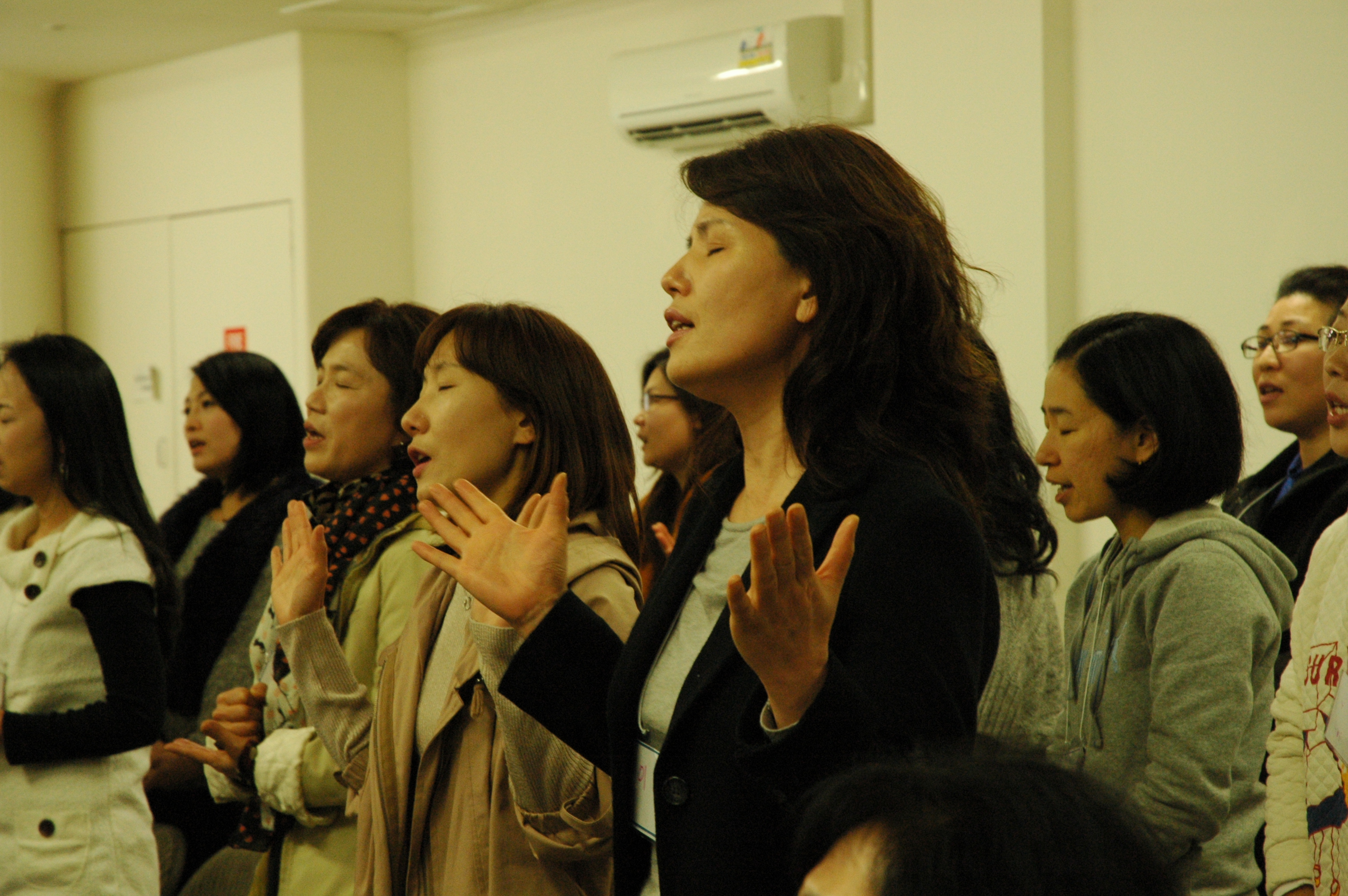 기도하는 엄마2.JPG